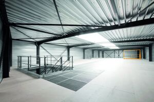 Breite 18m
