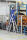 Stehleiter mit Sicherheitsplattform,