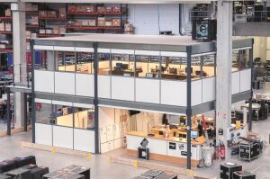 LAGERBÜHNE MIT BODEN - 2.700 X 20.000 X 20.000 MM...