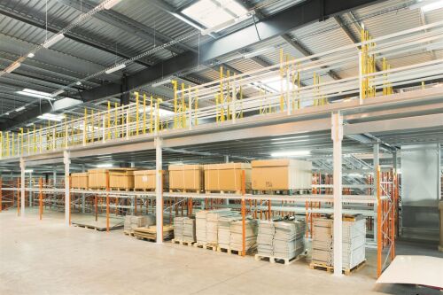 LAGERBÜHNE MIT BODEN - 3.300 X 5.000 X 5.000 MM (HXBXT) - 250 KG/QM - Graphitgrau RAL 7024